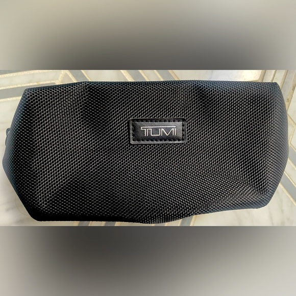 Tumi Bags Tumi Makeup Toiletry Bag By Delta Euc Poshmark